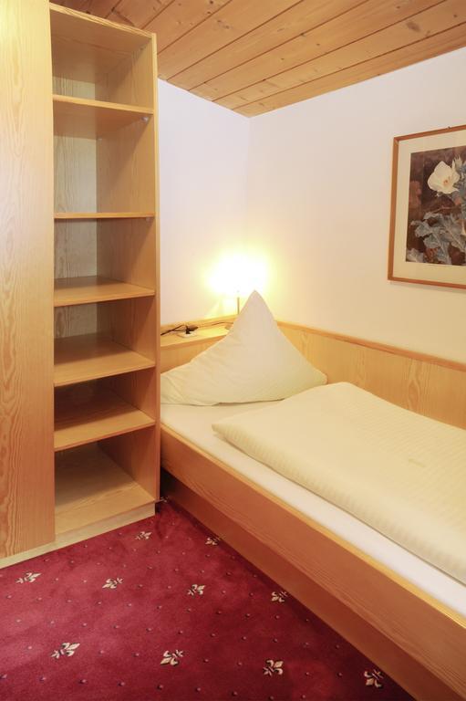 Haus Gariella Lägenhet Gargellen Rum bild